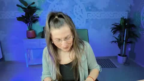 Snapshot of fridatander chatting on March 2, 2025, 4:53 pm Frida Tander online show from March 2, 2025, 4:53 pm