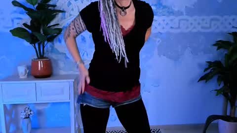 Snapshot of fridatander chatting on October 5, 2025, 5:06 am Frida Tander online show from October 5, 2025, 5:06 am