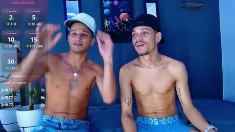 Snapshot of friendsofeverything_ chatting on December 21, 2024, 3:53 pm Adam y pitter online show from December 21, 2024, 3:53 pm