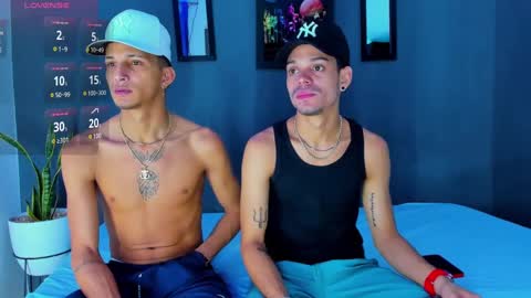 Snapshot of friendsofeverything_ chatting on February 4, 2025, 1:13 am Adam y pitter online show from February 4, 2025, 1:13 am