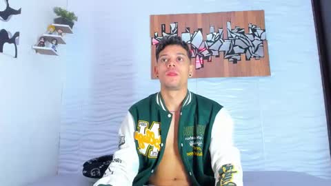 Snapshot of friendsofeverything_ chatting on September 12, 2025, 12:16 pm Adam y pitter online show from September 12, 2025, 12:16 pm