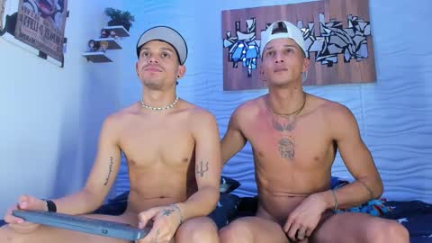 Snapshot of friendsofeverything_ chatting on October 6, 2025, 2:09 am Adam y pitter online show from October 6, 2025, 2:09 am