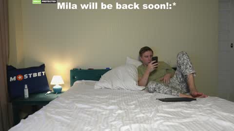 Snapshot of friendsurdreams chatting on December 27, 2024, 12:23 pm friendsurdreams online show from December 27, 2024, 12:23 pm