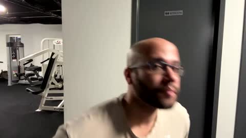 Snapshot of fuckyeahcoach chatting on December 27, 2024, 10:45 am Muscle Bear Jock in Training online show from December 27, 2024, 10:45 am