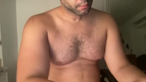 Snapshot of fuckyeahcoach chatting on October 5, 2025, 6:23 am Muscle Bear Jock in Training online show from October 5, 2025, 6:23 am