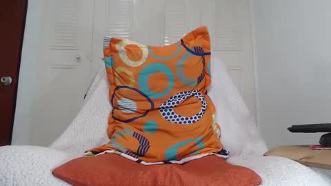 Snapshot of full_milo chatting on December 4, 2024, 1:25 am Andres. online show from December 4, 2024, 1:25 am