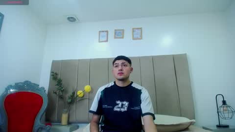 Snapshot of funthiagox chatting on November 3, 2025, 8:10 pm FunThiagoX online show from November 3, 2025, 8:10 pm