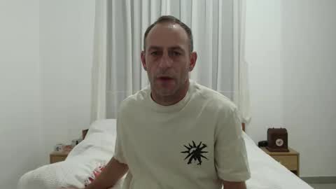 Snapshot of g10303 chatting on October 25, 2025, 10:45 am g103031910303 online show from October 25, 2025, 10:45 am