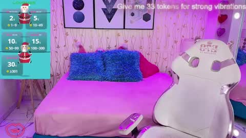 Snapshot of gabby_evanns chatting on December 27, 2024, 12:01 pm gabby_evanns online show from December 27, 2024, 12:01 pm