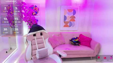 Snapshot of gabby_evanns chatting on October 14, 2025, 11:55 am gabby_evanns online show from October 14, 2025, 11:55 am