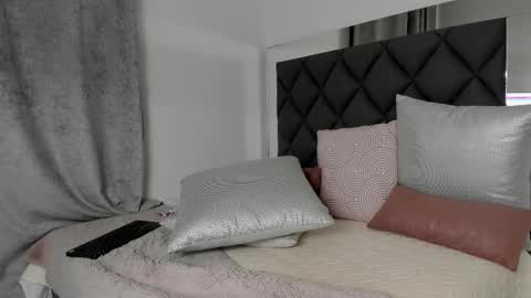   Instagram soygabi g   online show from March 9, 2025, 6:06 am