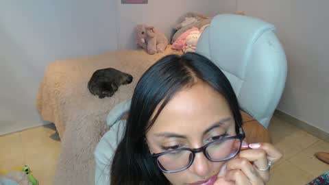 Snapshot of gabriela_morales01 chatting on December 6, 2024, 4:36 am .  online show from December 6, 2024, 4:36 am