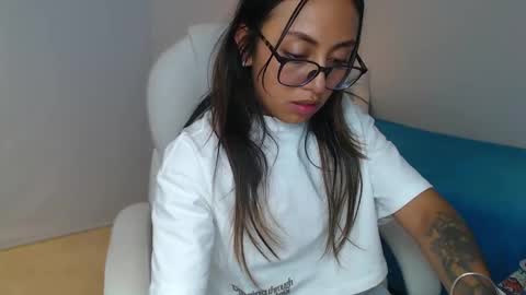 Snapshot of gabriela_morales01 chatting on February 10, 2025, 6:20 am .  online show from February 10, 2025, 6:20 am