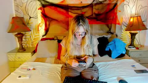 Snapshot of gaticahotts chatting on October 21, 2025, 9:48 pm melanny villa online show from October 21, 2025, 9:48 pm