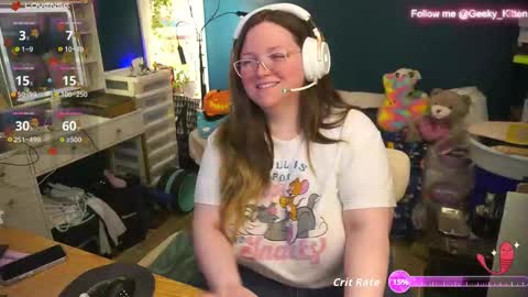 Snapshot of geeky_kitten chatting on October 16, 2025, 1:23 pm Geeky Kitten Leina -  online show from October 16, 2025, 1:23 pm