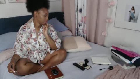 Snapshot of geishapaige chatting on October 3, 2025, 10:01 am The Empress online show from October 3, 2025, 10:01 am