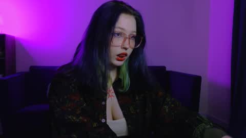 Snapshot of geistermadchen chatting on November 3, 2025, 6:53 pm Vi online show from November 3, 2025, 6:53 pm