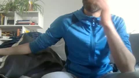 Snapshot of geon2xx chatting on March 2, 2025, 8:27 am Geon online show from March 2, 2025, 8:27 am