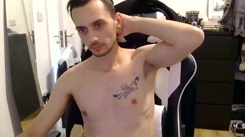 Snapshot of george71311 chatting on January 5, 2025, 2:17 am George2323 online show from January 5, 2025, 2:17 am