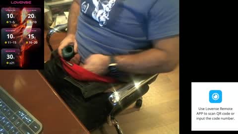 Snapshot of geronimo_431 chatting on December 1, 2024, 9:37 pm Daddy Jokes online show from December 1, 2024, 9:37 pm