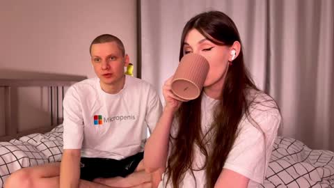 Snapshot of gethigh_ chatting on December 9, 2024, 6:03 pm Liz and Mark online show from December 9, 2024, 6:03 pm