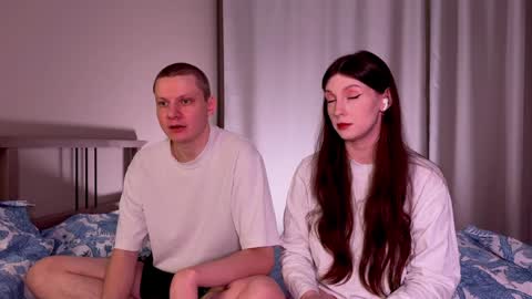 Snapshot of gethigh_ chatting on December 19, 2024, 8:02 pm Liz and Mark online show from December 19, 2024, 8:02 pm