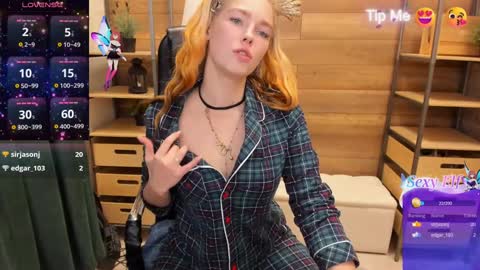 Snapshot of ghostly_temptation chatting on December 12, 2024, 9:15 pm Sweety online show from December 12, 2024, 9:15 pm