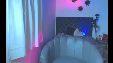 Snapshot of giannaroberts chatting on November 1, 2025, 12:18 pm Giana Roberts online show from November 1, 2025, 12:18 pm