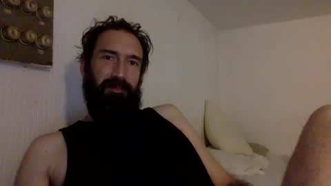 Snapshot of giggy81 chatting on November 3, 2025, 1:34 pm iggy online show from November 3, 2025, 1:34 pm