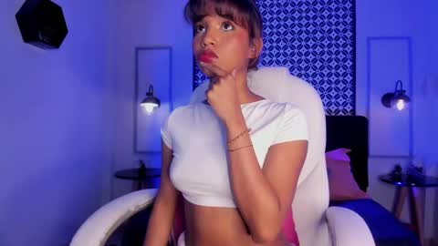 Snapshot of gigi_strawberry chatting on February 27, 2025, 8:39 am GIGI online show from February 27, 2025, 8:39 am
