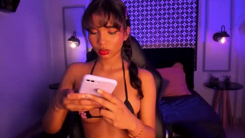 Snapshot of gigi_strawberry chatting on March 11, 2025, 4:54 am GIGI online show from March 11, 2025, 4:54 am