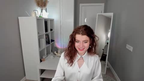 Snapshot of gin_yoon chatting on February 10, 2025, 6:31 am Gin online show from February 10, 2025, 6:31 am