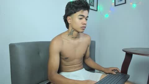 Snapshot of giraldo_giraldo chatting on September 22, 2025, 9:00 am Giraldo online show from September 22, 2025, 9:00 am