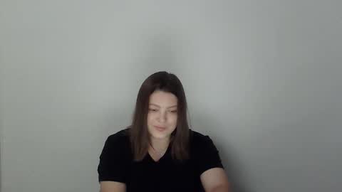 Snapshot of girl_leya chatting on October 11, 2025, 7:23 pm girl_leya online show from October 11, 2025, 7:23 pm