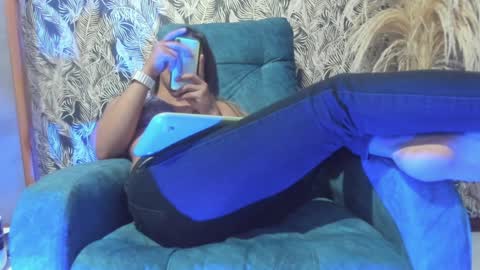 Snapshot of gissel_angel chatting on January 7, 2025, 11:24 pm Gissel angel online show from January 7, 2025, 11:24 pm