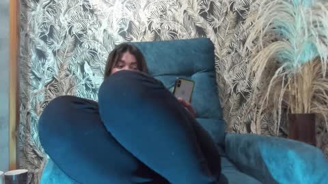 Snapshot of gissel_angel chatting on January 8, 2025, 2:25 am Gissel angel online show from January 8, 2025, 2:25 am