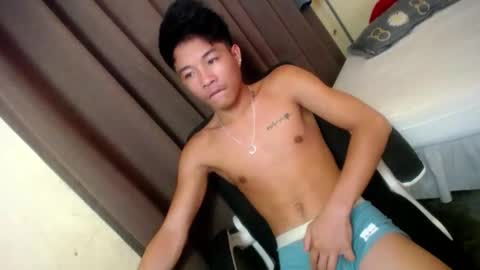Snapshot of glenndou_daxs chatting on October 12, 2025, 11:37 pm glenndou_daxs online show from October 12, 2025, 11:37 pm