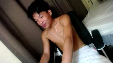 Snapshot of glenndou_daxs chatting on October 20, 2025, 5:08 am glenndou_daxs online show from October 20, 2025, 5:08 am