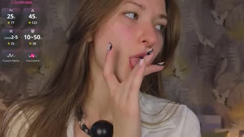 Kaley online show from October 21, 2025, 3:51 am