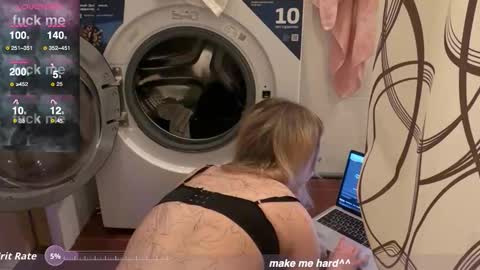 Snapshot of gloryaaaa chatting on October 2, 2025, 11:01 pm I want to make you happy and lovense online show from October 2, 2025, 11:01 pm