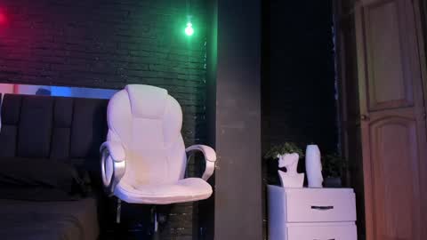 Snapshot of godly_huan chatting on December 6, 2024, 5:20 am HUAN online show from December 6, 2024, 5:20 am