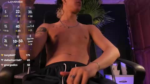 Snapshot of godly_huan chatting on February 28, 2025, 7:15 am HUAN online show from February 28, 2025, 7:15 am