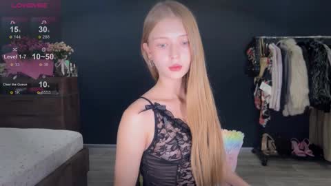 Snapshot of gogo1332 chatting on October 12, 2025, 5:23 pm Lissandra online show from October 12, 2025, 5:23 pm