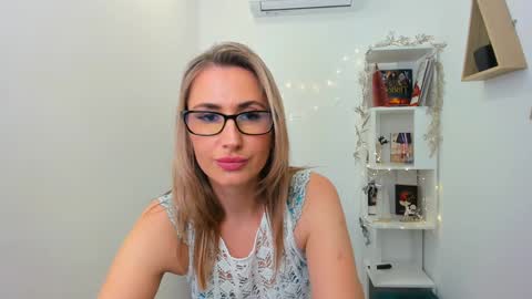Snapshot of goldenlighte chatting on December 22, 2024, 1:45 am Olivia online show from December 22, 2024, 1:45 am