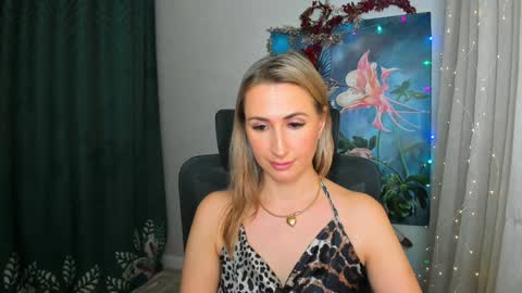 Snapshot of goldenlighte chatting on December 24, 2024, 3:27 am Olivia online show from December 24, 2024, 3:27 am