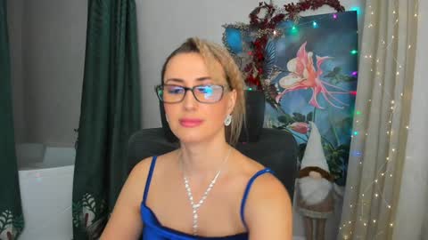 Snapshot of goldenlighte chatting on December 25, 2024, 3:18 am Olivia online show from December 25, 2024, 3:18 am