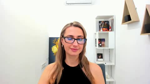 Snapshot of goldenlighte chatting on January 27, 2025, 1:37 am Olivia online show from January 27, 2025, 1:37 am