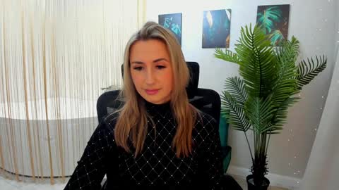 Snapshot of goldenlighte chatting on January 30, 2025, 11:44 am Olivia online show from January 30, 2025, 11:44 am