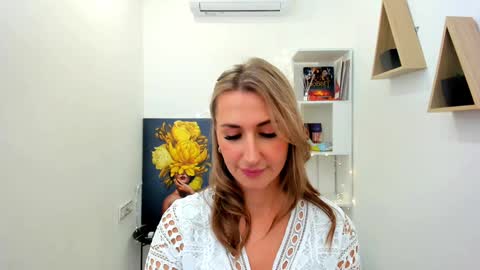 Snapshot of goldenlighte chatting on January 31, 2025, 6:35 am Olivia online show from January 31, 2025, 6:35 am