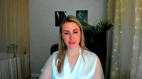 Snapshot of goldenlighte chatting on February 28, 2025, 10:50 pm Olivia online show from February 28, 2025, 10:50 pm